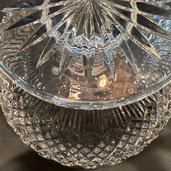 Waterford Cathedral Windows 11in Bowl - ***MINT CONDITION*** - Picture 8 of 11